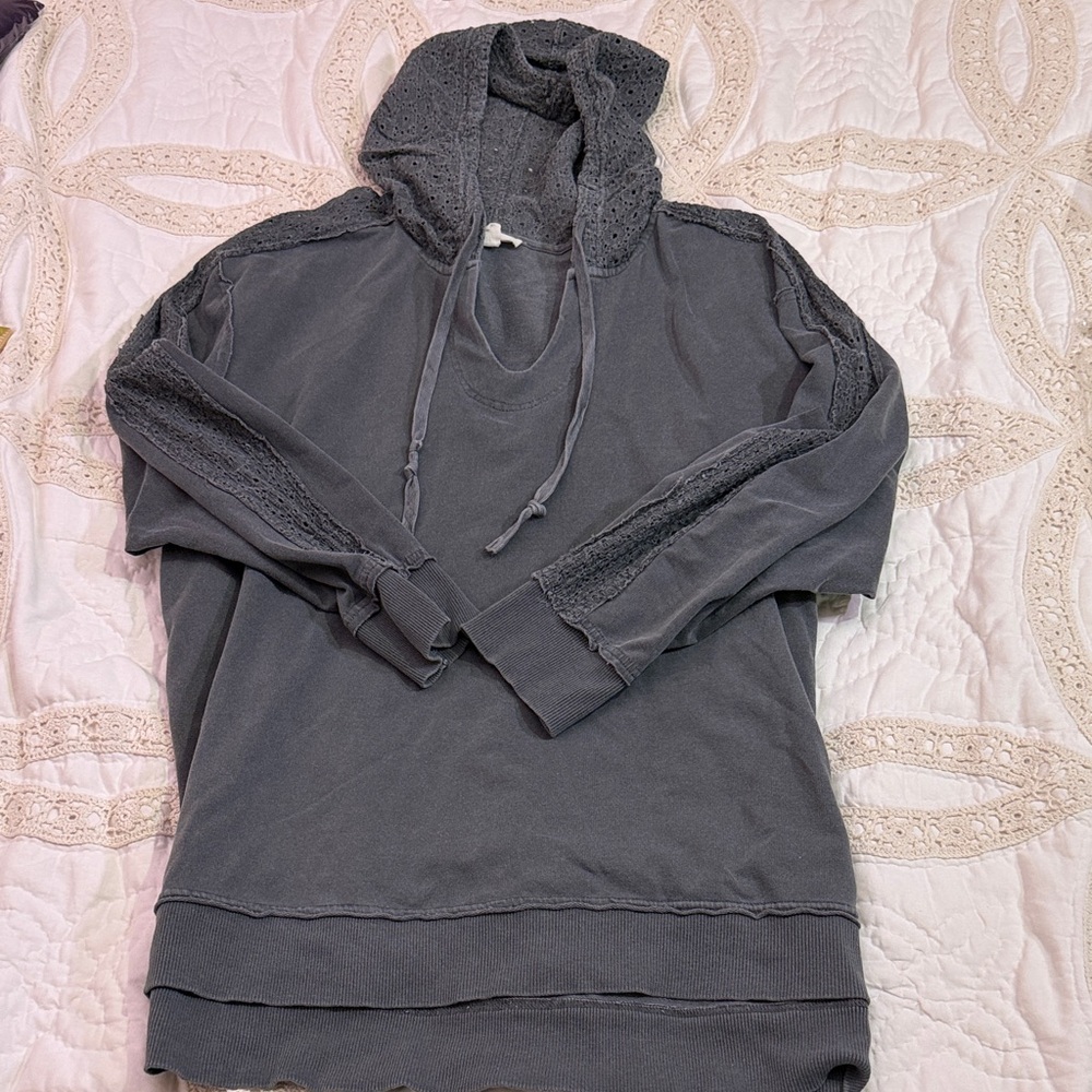 Jane and Delancey Charcoal Lace-Accented Long Sleeve Pullover